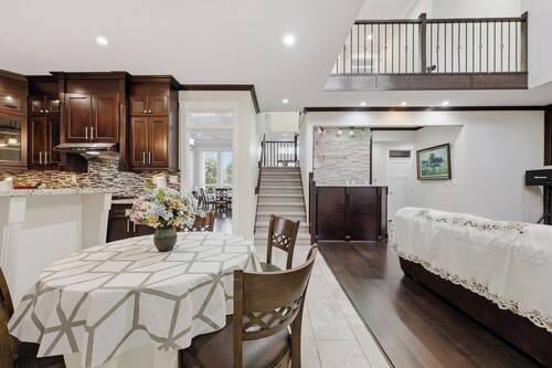 5BR Spacious Home Near White Rock Beach
