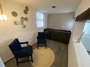 Habitación estándar, vista al patio | Interior