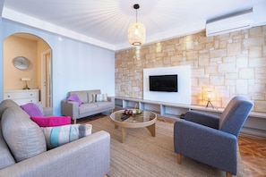 Living area - Urban 2BDR Apartment in Heart of Tivat (Tivat)