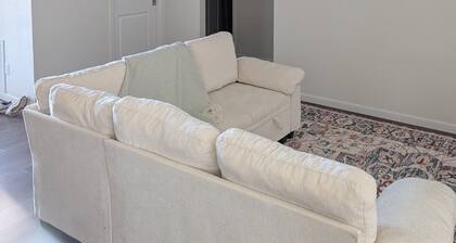 3-bedroom house in enchanting Dodge City with AC for comfort