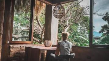 Habitación doble Confort, vista a la montaña | Interior