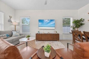 Living area - 2BR/2BA • 1 Mile to Downtown St. Augustine (St. Augustine)