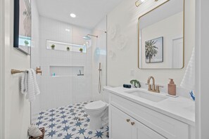 Bathroom - 2BR/2BA • 1 Mile to Downtown St. Augustine (St. Augustine)