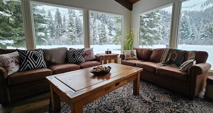 BroadAxe Lodge and 3 Cabins