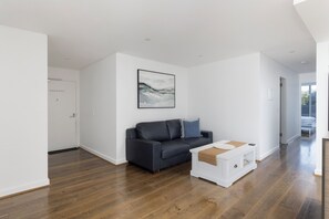 Interior - The Shoal at Shoal Bay (Shoal Bay)