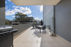Outdoor dining - The Shoal at Shoal Bay (Shoal Bay)
