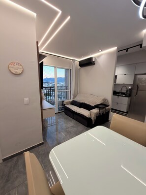 Smart TV - Amazing apartment 12 minutes from Galeão Airport (Rio de Janeiro)