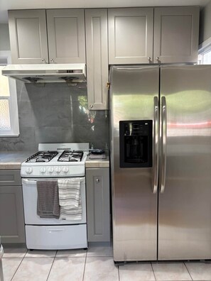 Private kitchen - Independent Alhambra Unit with Courtyard (Alhambra)