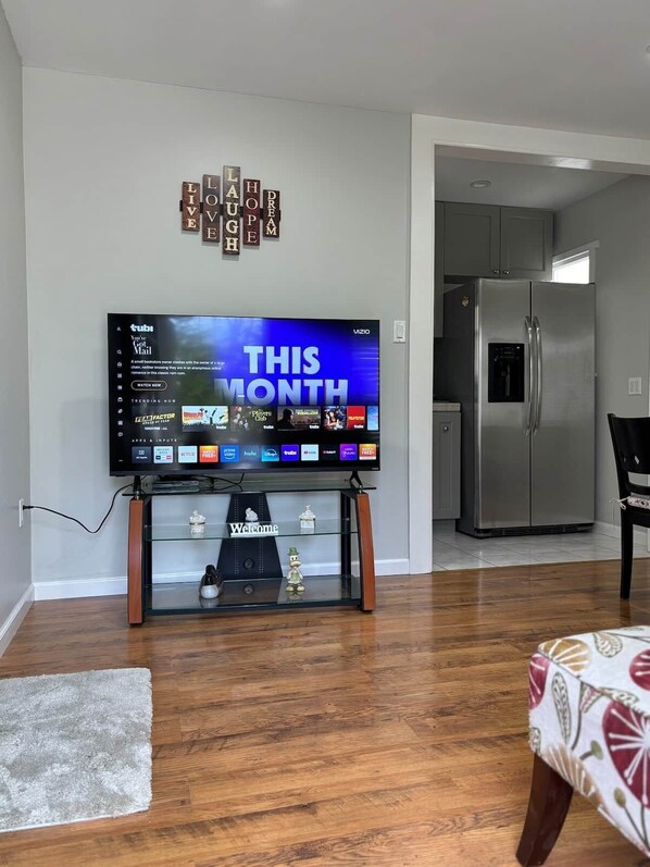 Interior - Independent Alhambra Unit with Courtyard (Alhambra)
