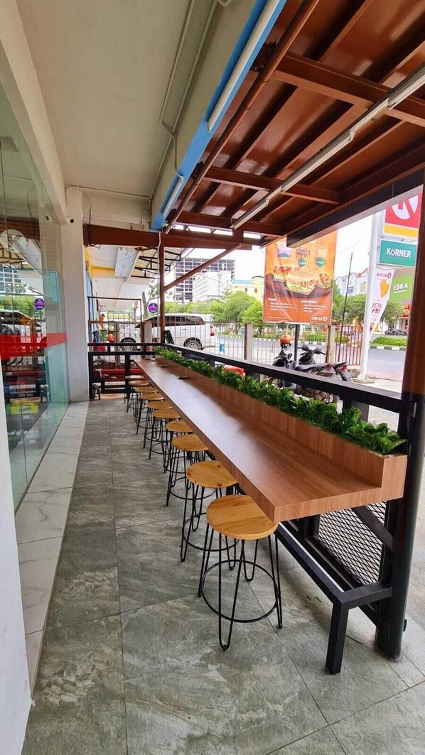 Outdoor dining - Sovrano Hotel Batam (Batam)