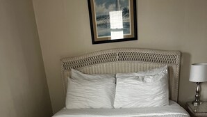 Unclassified image, 3 of 23, button - Johnson's Coastal Cottage (Ocean Isle Beach)