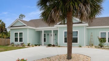 House, Multiple Beds (Pelican Point) | Exterior
