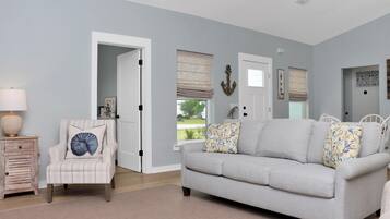 House, Multiple Beds (Pelican Point) | Living area