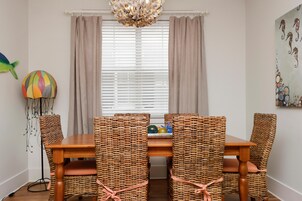 House, Multiple Beds (Barefoot Cottage B28) | Dining