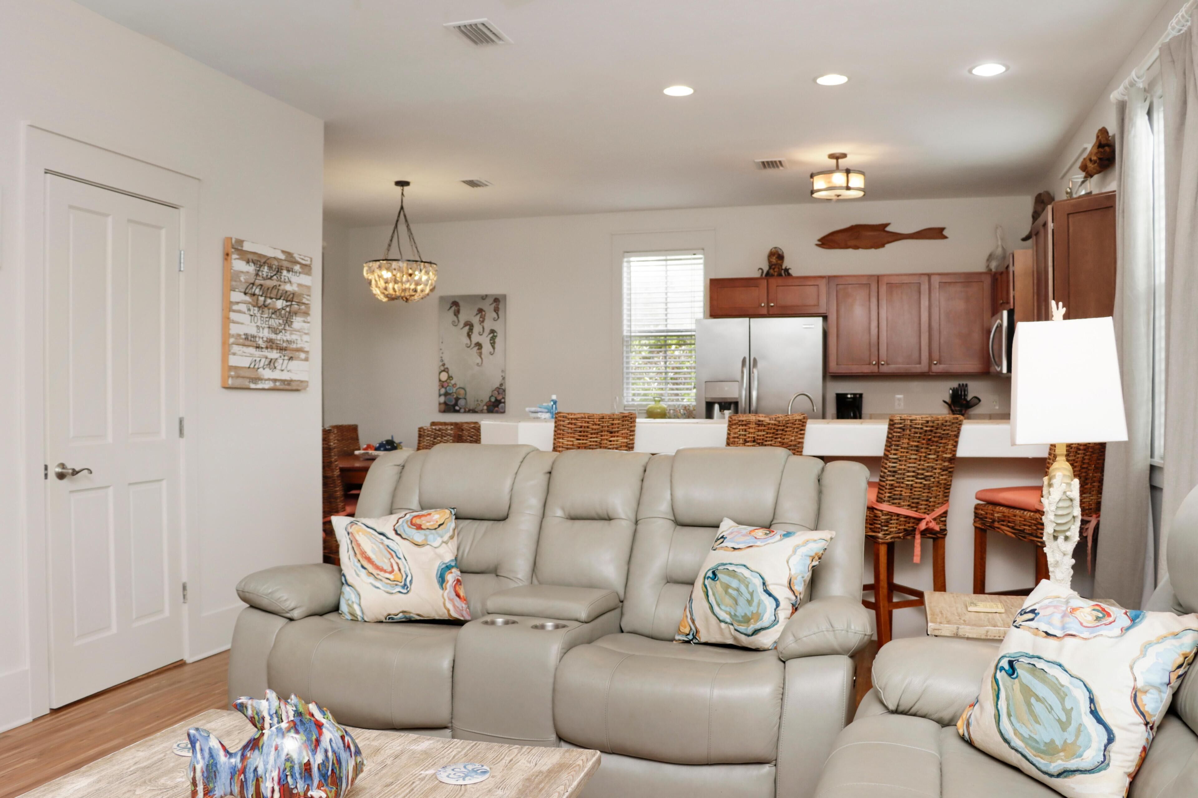 House, Multiple Beds (Barefoot Cottage B28) | Living area