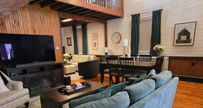 Unique Historic Church, Unique Stay on Main St 15 min. from Saratoga Racetrack