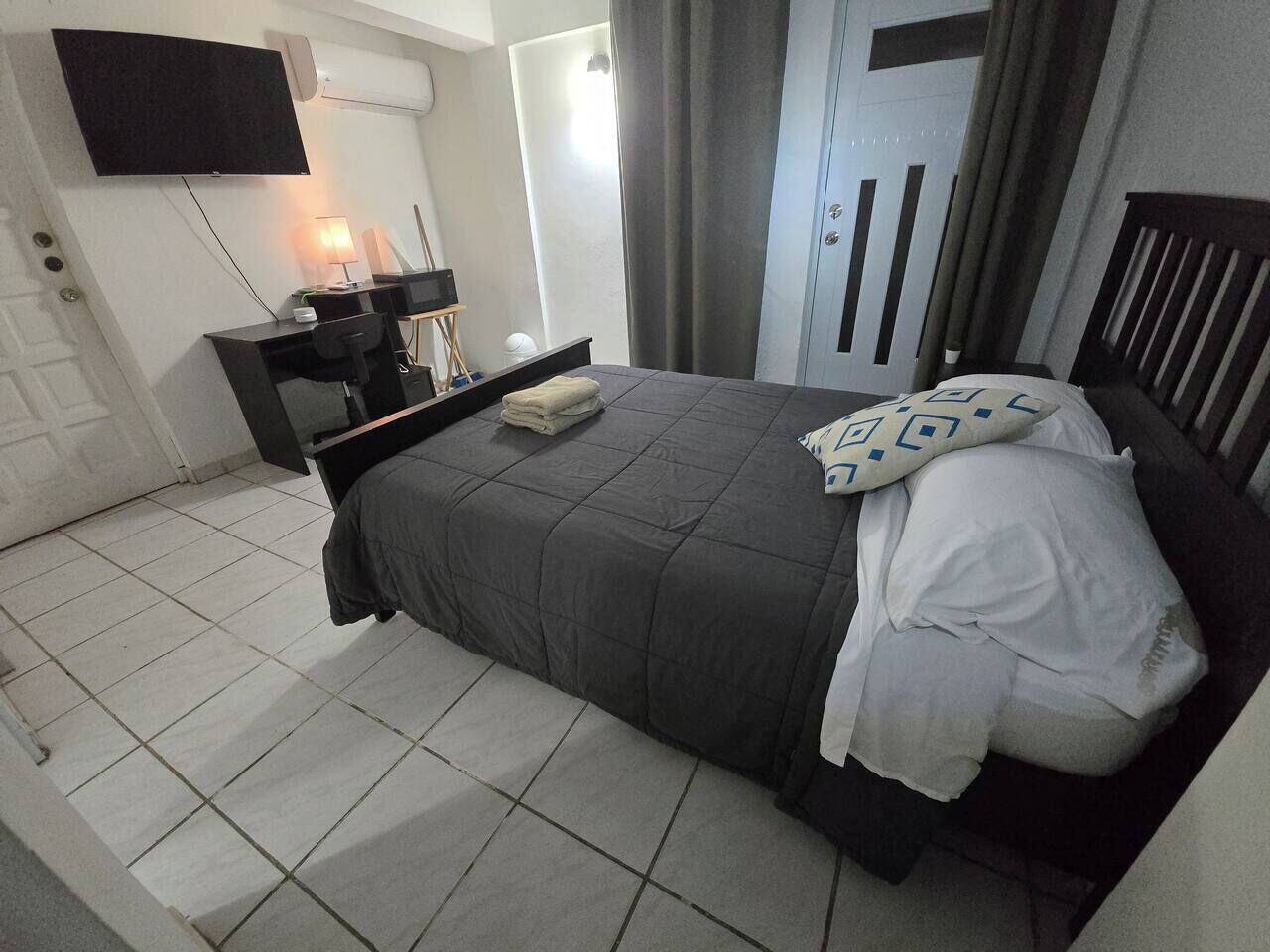 Desk, iron/ironing board, WiFi