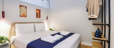 2 bedrooms, iron/ironing board, WiFi, bed sheets