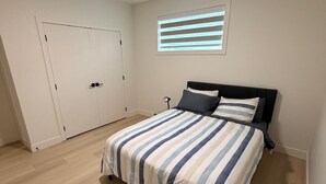 2 室のベッドルーム、デスク、アイロン / アイロン台、WiFi (無料)