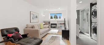 3BR Dunbar Family Retreat Near UBC/Transit
