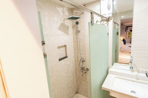 Family Room, City View | In-room safe, desk, laptop workspace, free WiFi - Kuadro Hotel & Suites (Moalboal)