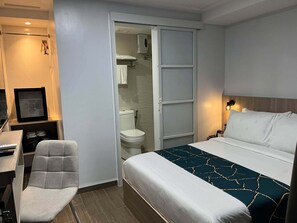 Caja de seguridad en la habitación y escritorio 