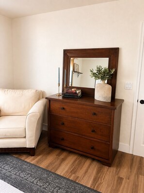Interior - Fully Renovated 1BR Apartment w/ Private Driveway and Private Entrance (Vista)
