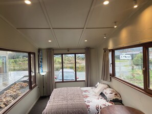 6 habitaciones, tabla de planchar con plancha y wifi gratis 
