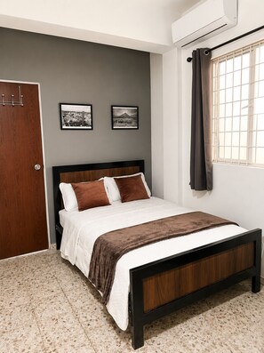 Room - Fully furnished apartment near the airport and stadium (Guadalupe)