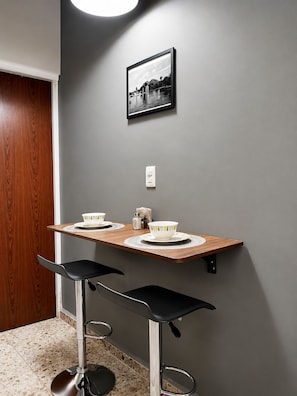 Dining - Fully furnished apartment near the airport and stadium (Guadalupe)