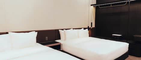 Quarto casal luxo, vista para a cidade | Cofres nos quartos, quartos à prova de som, Wi-Fi de cortesia