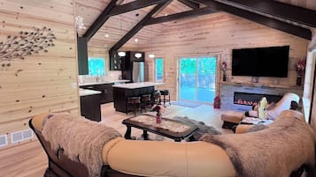 Smart TV, fireplace
