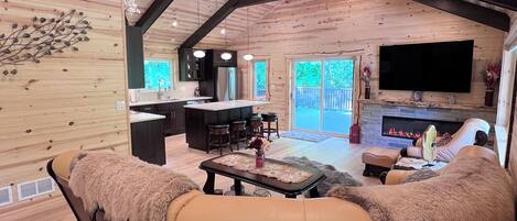 Smart TV, fireplace