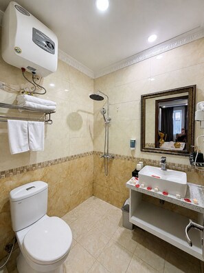 Bathroom - Crown Luxury Hotel (Ha Noi)