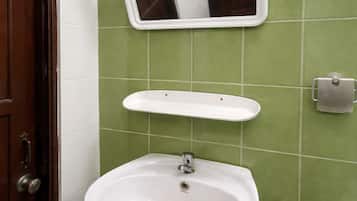 Classic Double Room | Bathroom