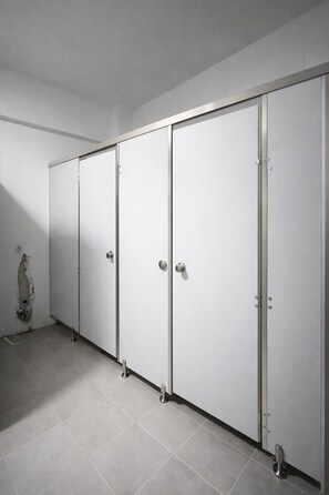Shared Dormitory | Bathroom - YT Hotel & Hostel Vientiane (Vientiane)