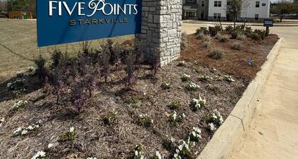 StarkVilla - Perfect Location!