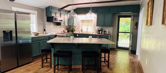 Luxury River home near Cherokee and Bryson City
