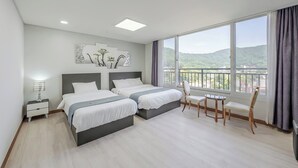 Basic Room, 1 Bedroom (Premium Twin 806)