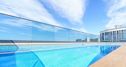 Iconic Canberra Views with Pool and Gym