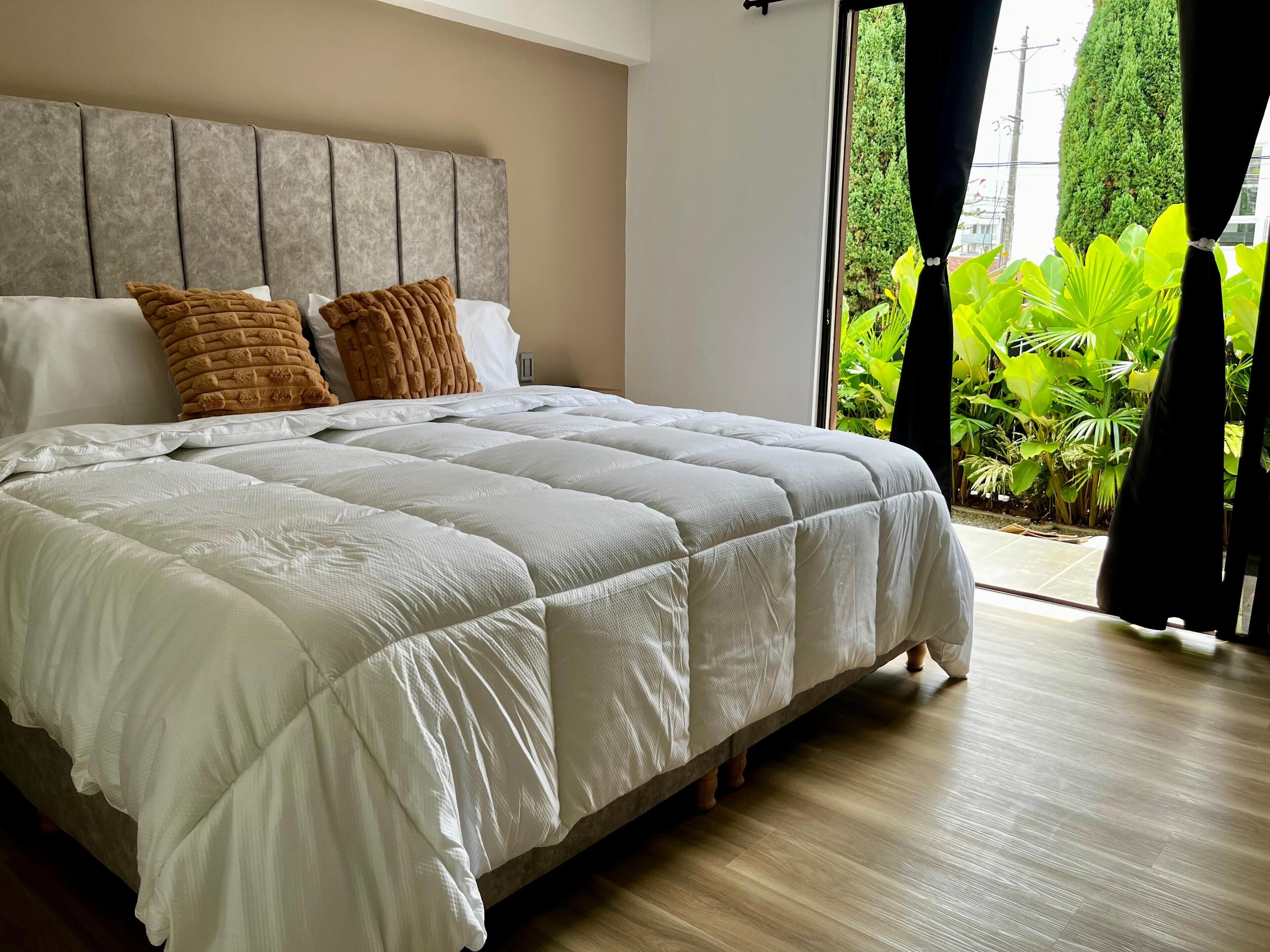 Deluxe-Doppelzimmer, Gartenblick | Hochwertige Bettwaren, Daunenbettdecken, Pillowtop-Betten