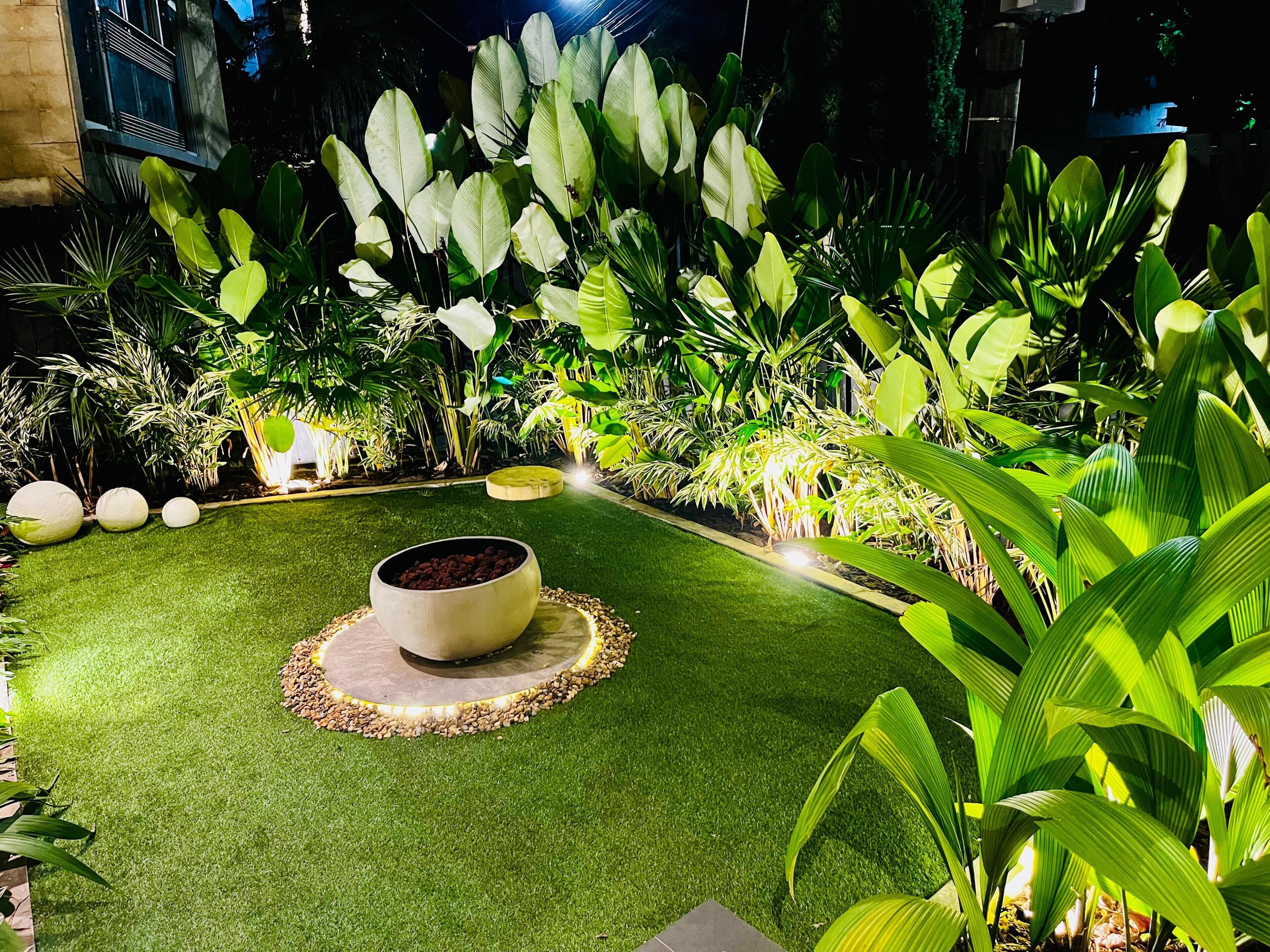 Deluxe Double Room, Garden View | Living area