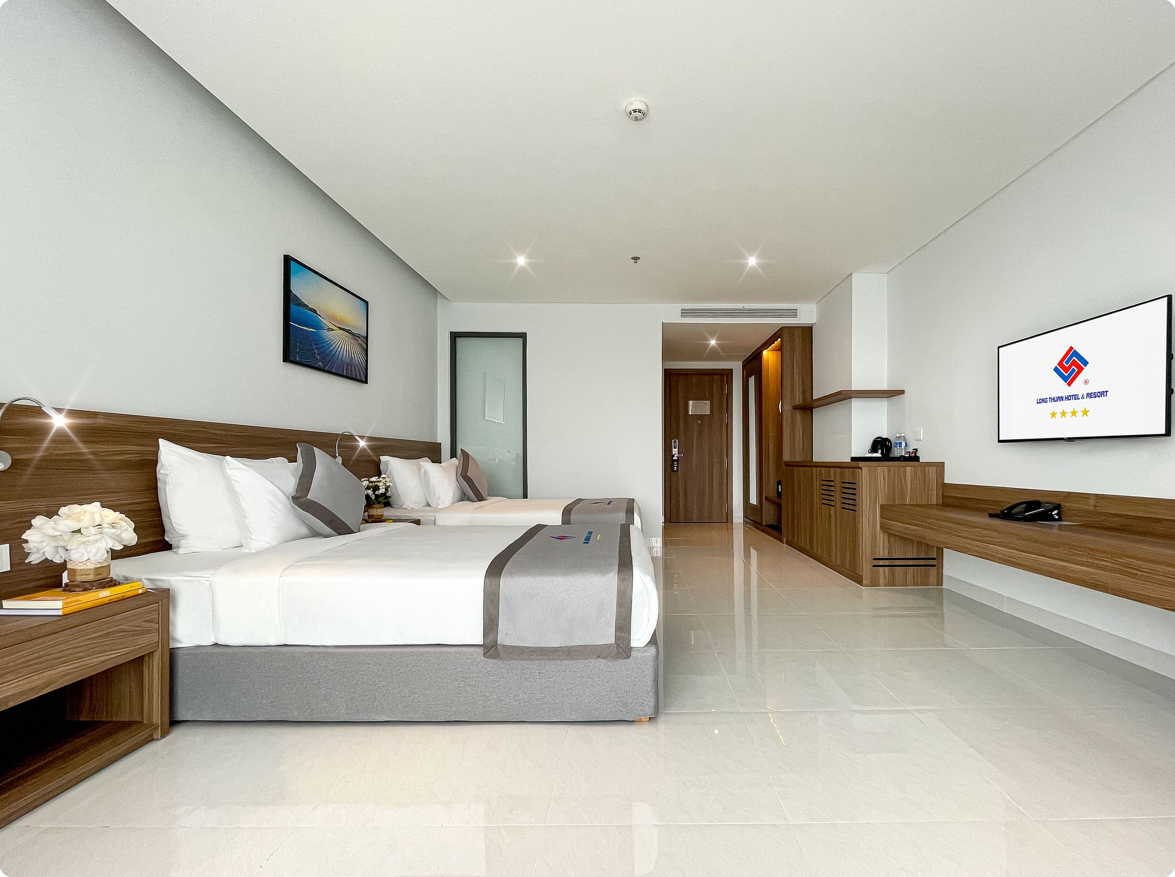 Deluxe Twin Room, Balcony, Ocean View | Minibar, free WiFi, bed sheets