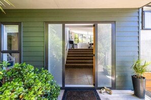 Exterior detail - Huruhi Bay Retreat by Waiheke Pure - Views, spacious retreat, central location (Waiheke Island)