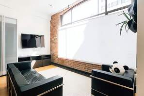 Interior - Central 1-bedroom condo in vibrant San Francisco Downtown (San Francisco)