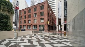 Unclassified image, 4 of 12, button - Central 1-bedroom condo in vibrant San Francisco Downtown (San Francisco)