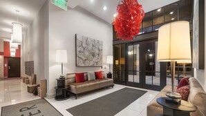 Unclassified image, 3 of 12, button - Central 1-bedroom condo in vibrant San Francisco Downtown (San Francisco)