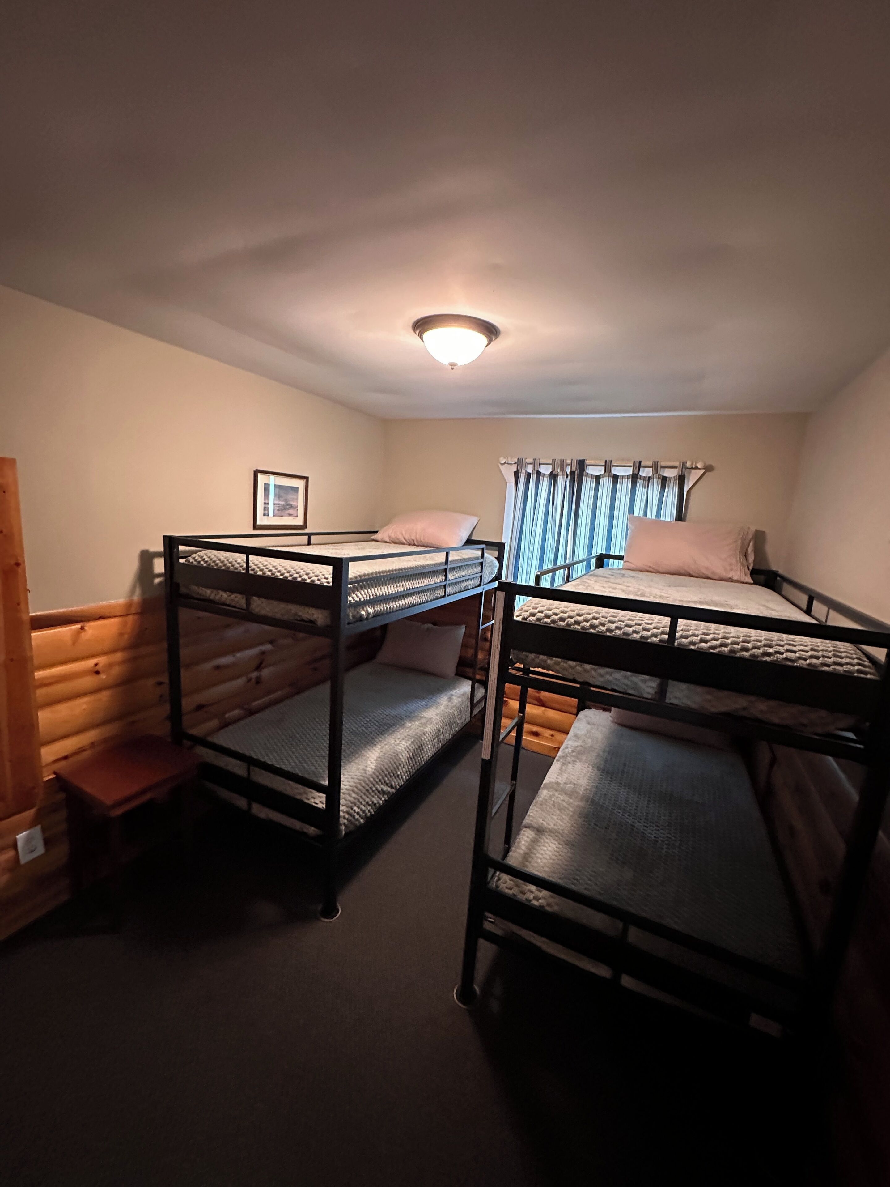 WiFi, bed sheets
