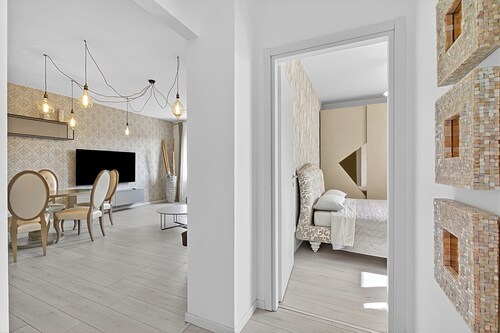 Bono Deluxe: 3BR Home in Desenzano