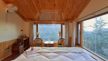 4 habitaciones, tabla de planchar con plancha, wifi y ropa de cama